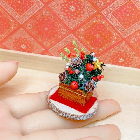 ミニチュア　クリスマスアレンジメント　　ハンドメイド