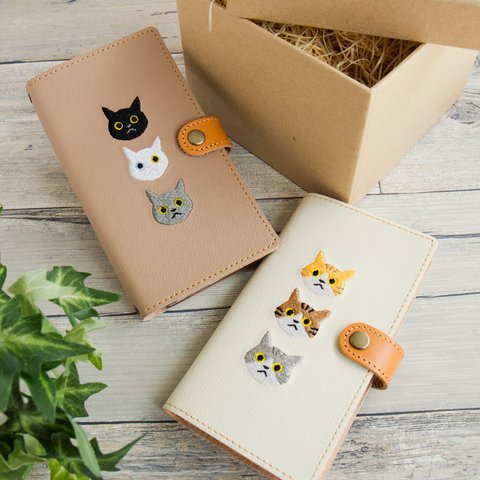 1番人気！ スマホケース 全機種対応 手帳型 【 3匹の猫 】 本革 レザー 猫 茶トラ iPhone Android A091I