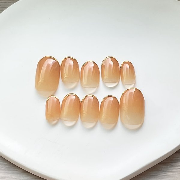 王道👑シンプルグラデーションネイル💅🧡　グラデーションネイル　シンプルネイル　ゴールドラインネイル　